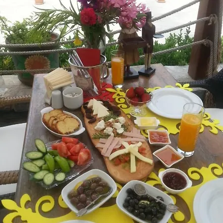 Ξενοδοχείο Alacatibutikotelim
